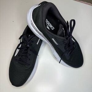 Brooks Adrenaline GTS 24 Black and White Sneakers Size 11.5 EUC